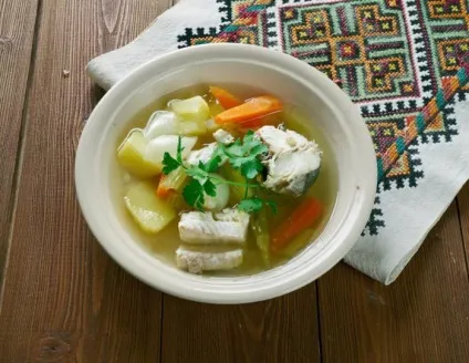 Рибацька юшка з йоржів кілька варіантів (бульйон ретельно проціджуємо) Рибацька юшка з йоржів кілька варіантів