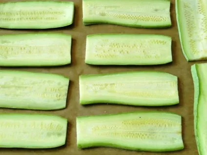Рулетики з кабачків з курячими м'ясом рецепт з фото