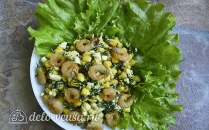 Салат з креветками, кукурудзою і яйцем рецепт з фото - покрокове приготування