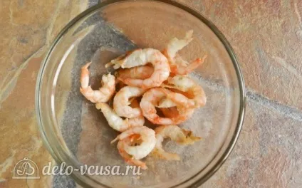 Салат з креветками, кукурудзою і яйцем рецепт з фото - покрокове приготування