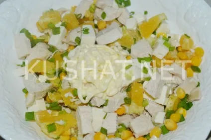 Салат з куркою, апельсинами і сиром (куркою) Салат з куркою, апельсинами і сиром