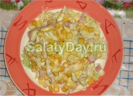 Салат з пекінською капустою і кукурудзою - просте і легке блюдо рецепт з фото і відео (легке) Салат з пекінською капустою і кукурудзою - просте і легке блюдо рецепт з фото і відео