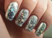 сріблястий манікюр