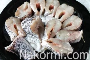 Щука тушкована з морквою і цибулею рецепт з фото