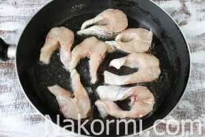 Щука тушкована з морквою і цибулею рецепт з фото