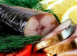 Скумбрія в цибулинні 1
