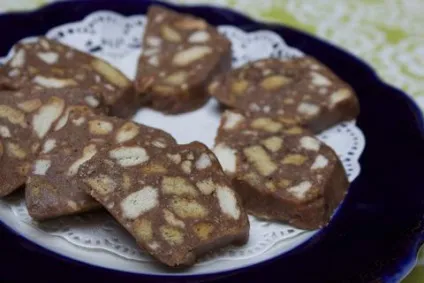 Солодка ковбаска з печива і какао