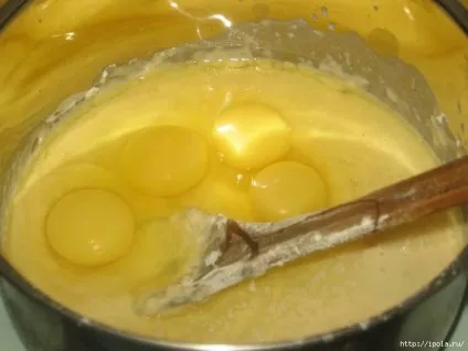 Солодкий вершковий пиріг з цукатами