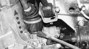 Зняття і установка приводів передніх коліс, автомобілі ваз-2115i-14i-13i (коліс) Зняття і установка приводів передніх коліс, автомобілі ваз-2115i-14i-13i