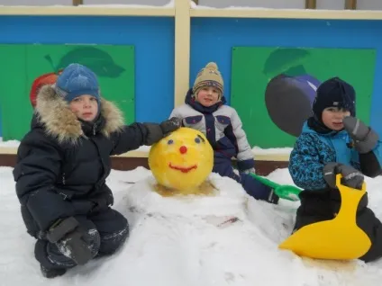 Снігові фігури на нашій ділянці
