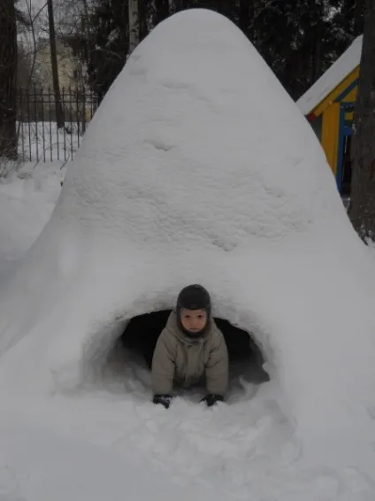 Снігові фігури на нашій ділянці