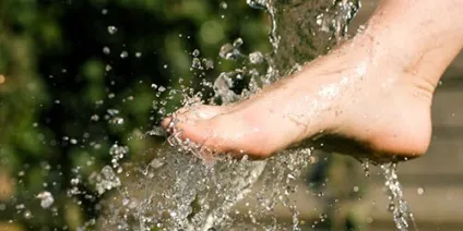 Сонник мити ноги в чистій воді до чого сниться мити ноги в чистій воді уві сні (чистої) Сонник мити ноги в чистій воді до чого сниться мити ноги в чистій воді уві сні