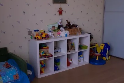 Стелаж для іграшок