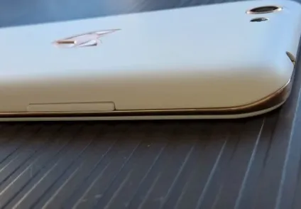 Порівняльний огляд wileyfox spark і spark (1280 пікc ємнісний) Порівняльний огляд wileyfox spark і spark