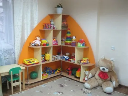 Стелаж для іграшок