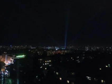 Стало відомо, що за промені світла Черкассици бачать в небі щовечора (фото), СВіК-тв Черкассискіе