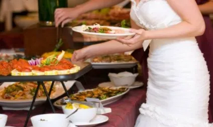 Сценарій літнього весілля жартівливий і веселий, з конкурсами для гостей (сценарій) Сценарій літнього весілля жартівливий і веселий, з конкурсами для гостей
