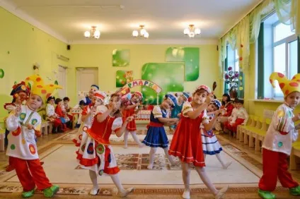 Сценарій театральної постановки до року кіно в дитячому садку (театральної) Сценарій театральної постановки до року кіно в дитячому садку