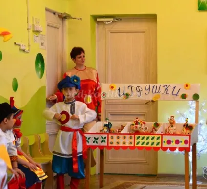 Сценарій театральної постановки до року кіно в дитячому садку (театральної) Сценарій театральної постановки до року кіно в дитячому садку