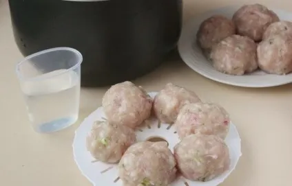 Тефтелі на пару (дієтичні, з картоплею) рецепти з фото (хвилин Калорійність ккал) Тефтелі на пару (дієтичні, з картоплею) рецепти з фото