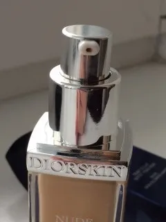 Тональний крем і тіні dior (крем) Тональний крем і тіні dior