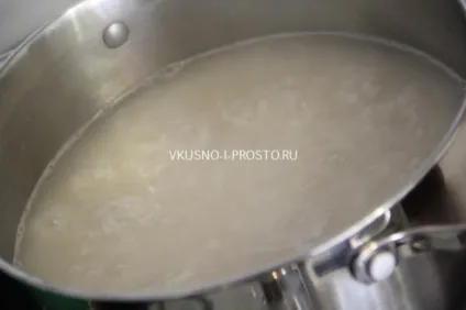 Томатний рис з сиром