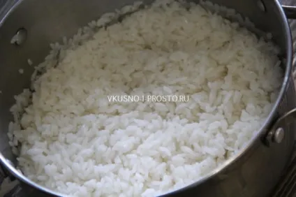 Томатний рис з сиром