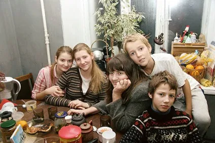 Важко бути старшою - православний журнал - Фома (Саші було шість) Важко бути старшою - православний журнал - Фома