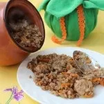 Тушкована курка з квасолею в томатному соусі по-домашньому (соусі) Тушкована курка з квасолею в томатному соусі по-домашньому