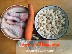 Тушкована курка з квасолею в томатному соусі по-домашньому (соусі) Тушкована курка з квасолею в томатному соусі по-домашньому