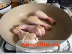 Тушкована курка з квасолею в томатному соусі по-домашньому (курка) Тушкована курка з квасолею в томатному соусі по-домашньому