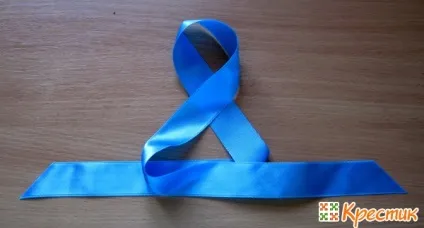 Вчимося робити 3 шикарні троянди з атласних стрічок своїми руками в одному майстер-класі! (Стрічок) Вчимося робити 3 шикарні троянди з атласних стрічок своїми руками в одному майстер-класі!