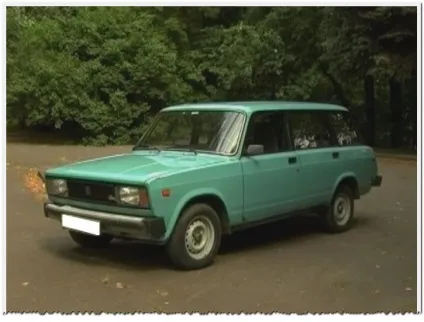 ВАЗ 2104 автомобіль з кузовом універсал