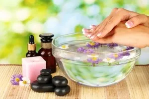 Сухі руки - що робити в домашніх умовах маски, крему, ванночки, вітаміни (робити) Сухі руки - що робити в домашніх умовах маски, крему, ванночки, вітаміни