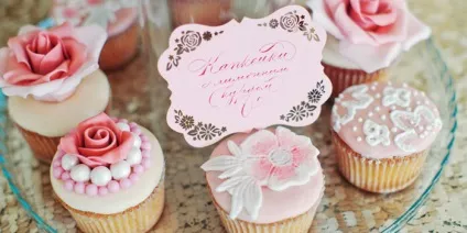 Весільний торт з капкейк (весільний торт капкейк) Весільний торт з капкейк