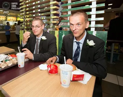 Весілля в mcdonald's, fresher - найкраще з рунета за день! (День) Весілля в mcdonald's, fresher - найкраще з рунета за день!