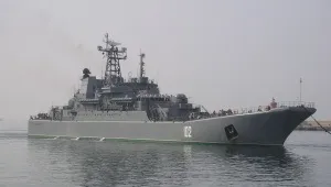 Вид з нижніх палуб 33-й судноремонтний завод (палуб) Вид з нижніх палуб 33-й судноремонтний завод
