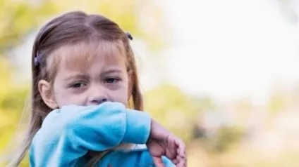 Хвилюючий питання чи можна гуляти з дитиною при кашлі (дитиною) Хвилюючий питання чи можна гуляти з дитиною при кашлі