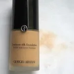 Чи всі тональні друкуються на одязі тест-драйв на стійкість, beauty insider (beauty) Чи всі тональні друкуються на одязі тест-драйв на стійкість, beauty insider