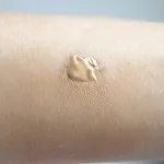 Чи всі тональні друкуються на одязі тест-драйв на стійкість, beauty insider (dior) Чи всі тональні друкуються на одязі тест-драйв на стійкість, beauty insider