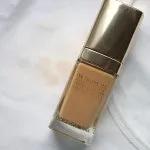 Чи всі тональні друкуються на одязі тест-драйв на стійкість, beauty insider (dior) Чи всі тональні друкуються на одязі тест-драйв на стійкість, beauty insider