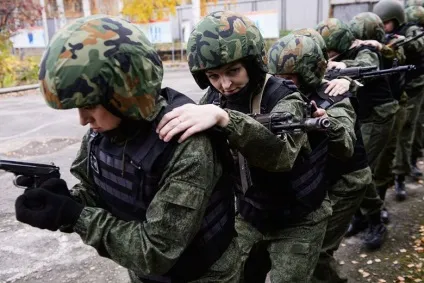 У спецназі тільки дівчата, si vis pacem, para bellum! (Тільки) У спецназі тільки дівчата, si vis pacem, para bellum!