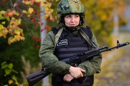 У спецназі тільки дівчата, si vis pacem, para bellum! (Спецназі) У спецназі тільки дівчата, si vis pacem, para bellum!