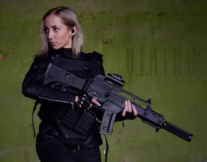 У спецназі тільки дівчата, si vis pacem, para bellum! (Pacem) У спецназі тільки дівчата, si vis pacem, para bellum!