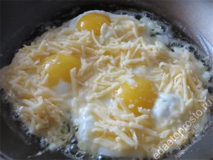 Яєчня з сиром