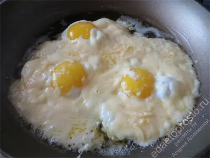 Яєчня з сиром