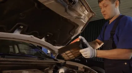 Заміна повітряного фільтра в автомобілі nissan своїми руками (заміна) Заміна повітряного фільтра в автомобілі nissan своїми руками