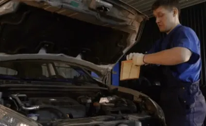 Заміна повітряного фільтра в автомобілі nissan своїми руками (фільтра) Заміна повітряного фільтра в автомобілі nissan своїми руками