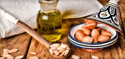 Жожоба масло для волосся застосування, корисні властивості і рецепти масок від випадіння та для росту волосся (жожоба) Жожоба масло для волосся застосування, корисні властивості і рецепти масок від випадіння та для росту волосся