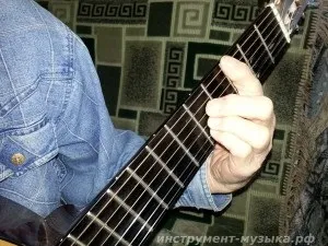 10 Рад про те, як затискати струни, щоб звук був чистим - # - для початківців музикантів - (початківців) 10 Рад про те, як затискати струни, щоб звук був чистим - # - для початківців музикантів -